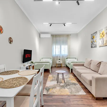 Villa Olive & Bloom *